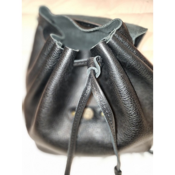 PORTLAND LEATHER PEBBLED BLACK BUCKET BACKPACK - Picture 8 of 11